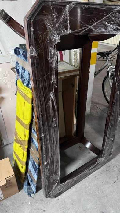 Living Room Table, Like New Walnut Root64550495859843124