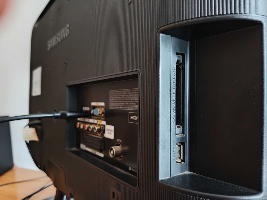 Televisão e Monitor Samsung 27”