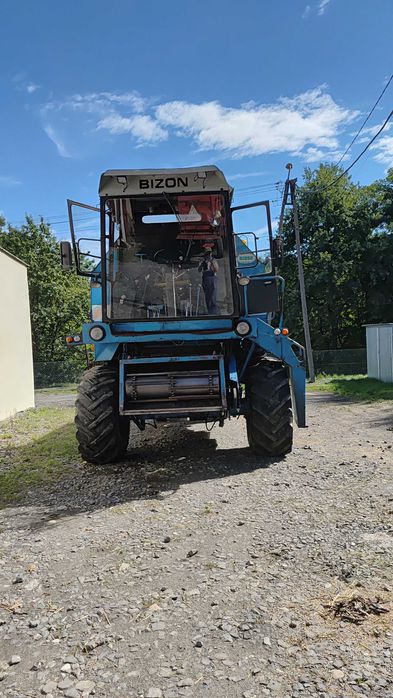 Kombajn zbożowy BIZON REKORD Z058