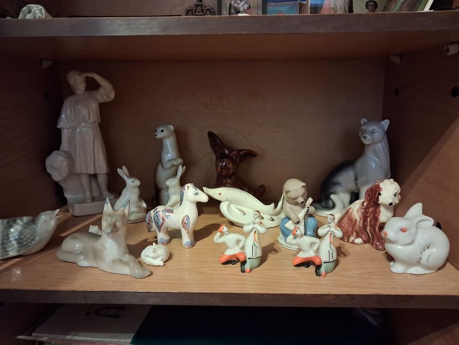 Фарфоровые статуэтки, посуда