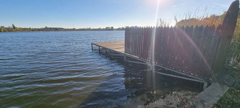 Будинок з Басейном на водосховищі для відпочинку та рибалки