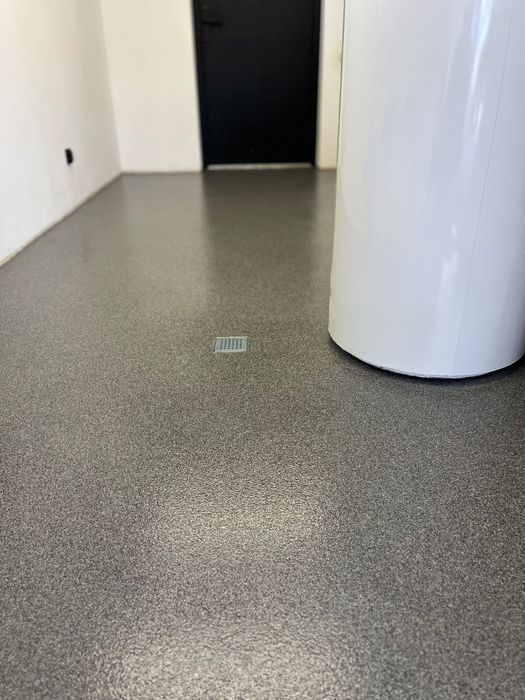 Posadzki żywiczne Epoksydowe Poliuretanowe garaż, hale, korytarze