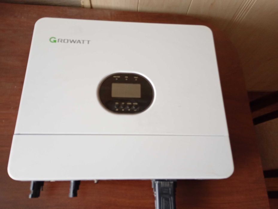 Growatt SPF6000ES