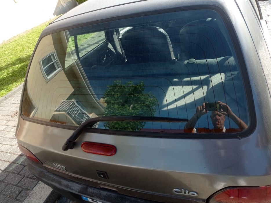 Renault Clio 1997 - 1000€ (negociável)