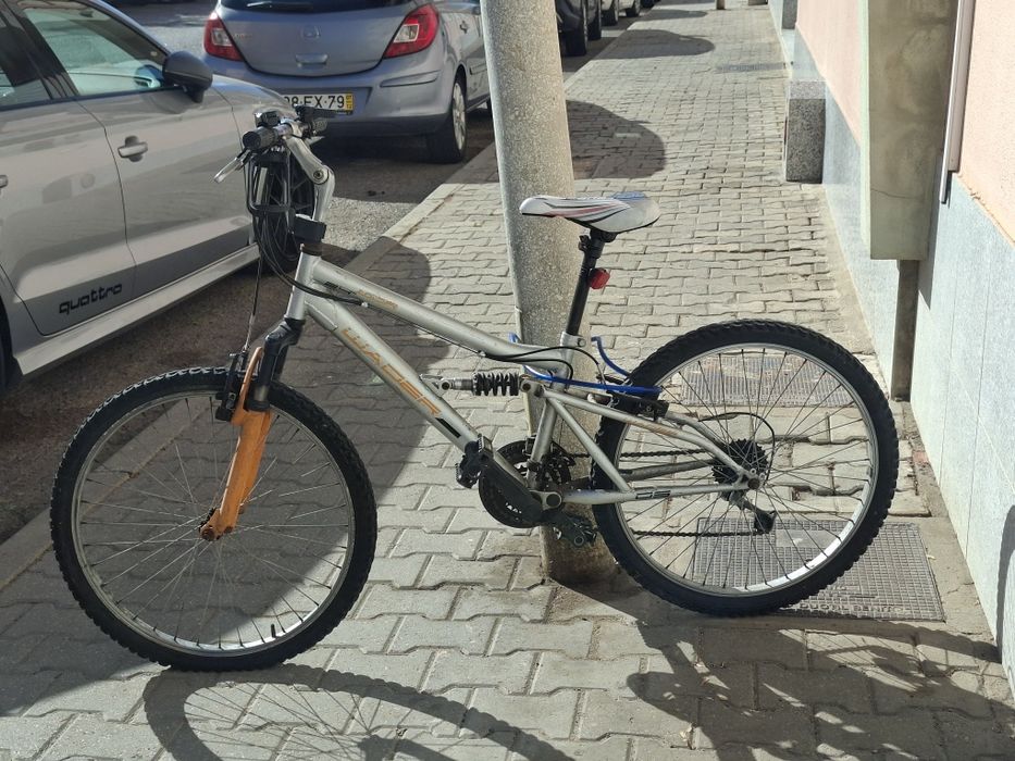 Bicicleta de montanha Wader com dupla suspensão