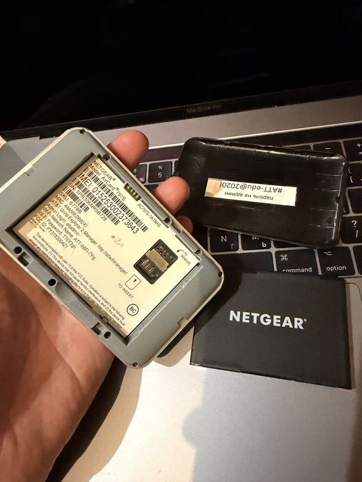 Роутер Netgear AirCard 797S: 750 грн. - Навушники Київ на Olx