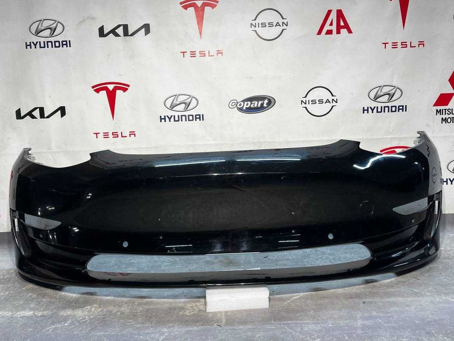Бампер передній під парктроніки Tesla Model 3  2018-2022