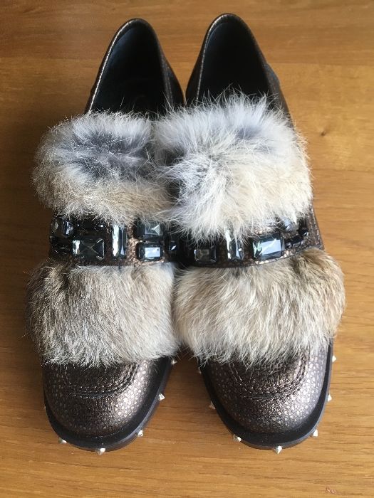 Sapatos de senhora/mocassins em pele marca Kanna (NOVOS!)