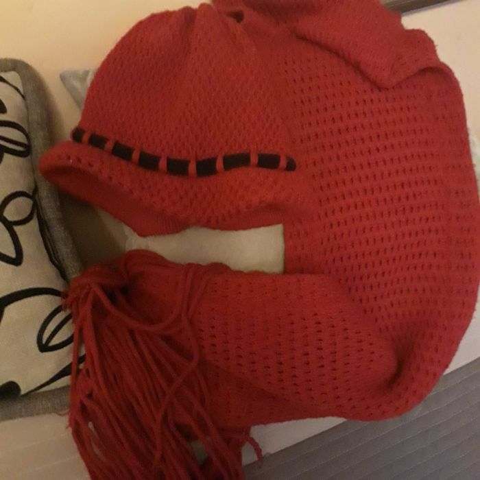 Komplet damski czapka z szalikiem