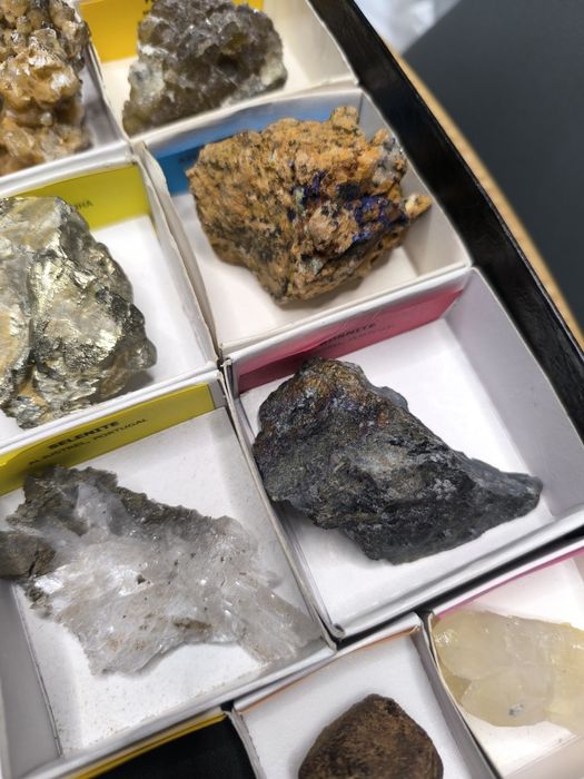 Conjunto de 17 minerais