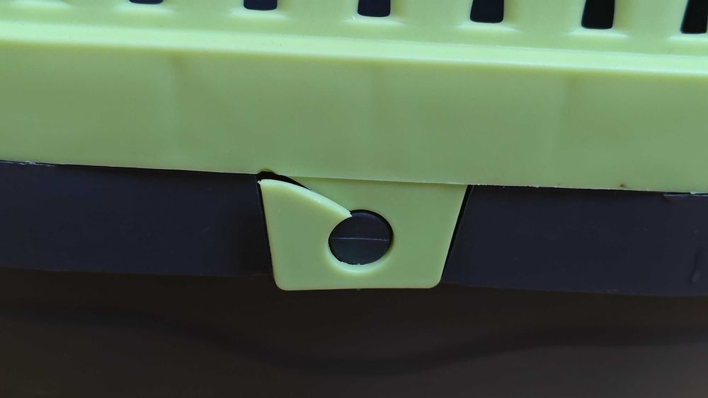 transporter dla gryzoni 22x17x14h. uszkodzony zatrzask