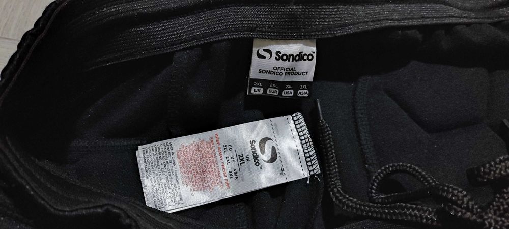 р52 Шорти футбольні воротаря із захистом Sondico