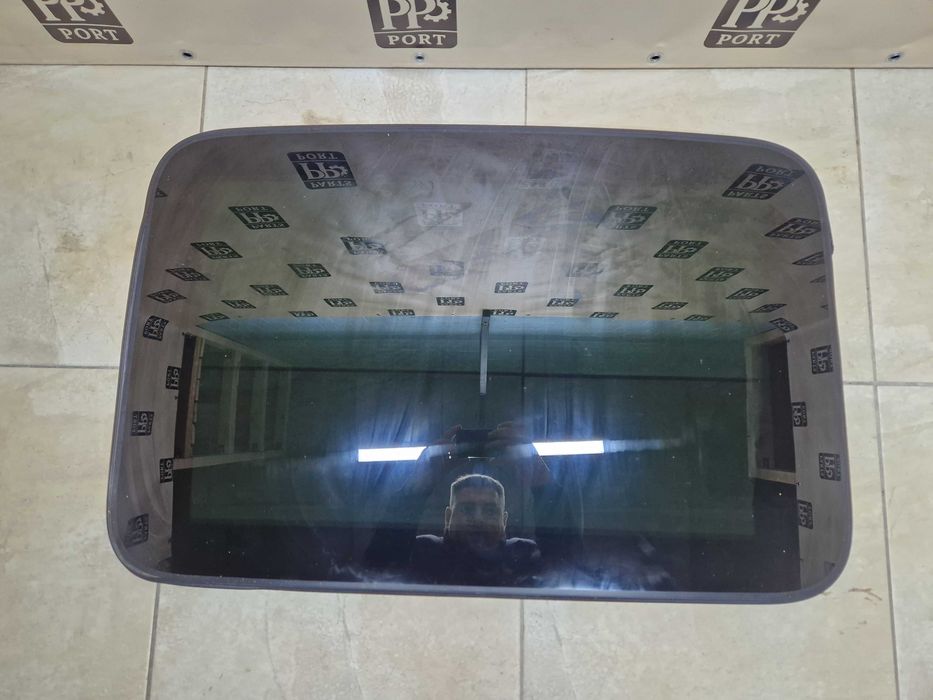 Стекло люка Audi A4 B9 2017 2018 2019 2020 2021 2022 2023