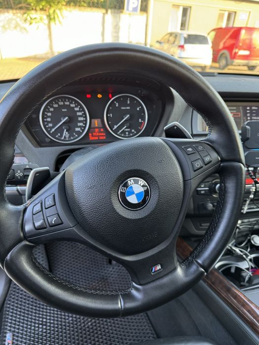 Продам Bmw x5 4.0d 2011
