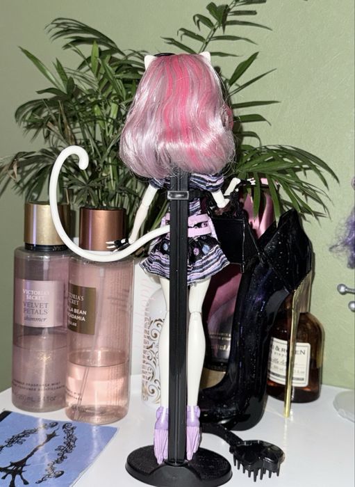 Catrine DeMew Scaris Monster High