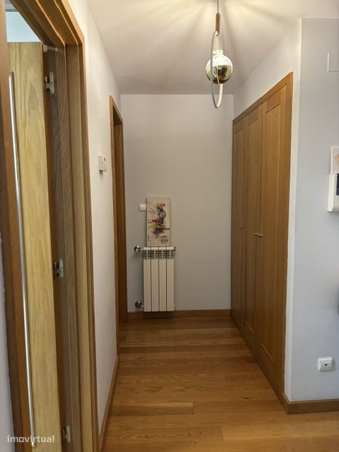 Excelente Apartamento T2 - Guardeiras, Maia - Garagem e Arrumos