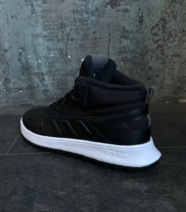 Adidas ботінки кросівки теплі