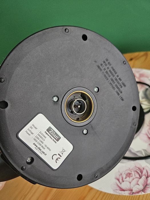 Czajnik elektryczny z regulacją temperatury