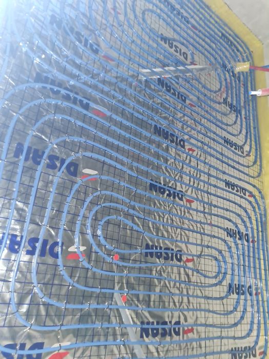 Ogrzewanie podłogowe, styropian, CWU na rozdzielaczu