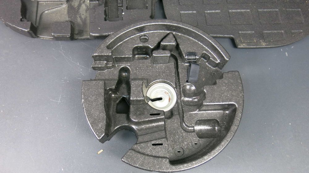 BMW E61 wypełnienie wkład bagażnika komplet