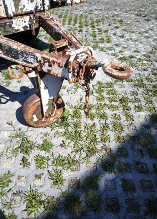 Reboque  pesado militar ideal para Unimog ou trator