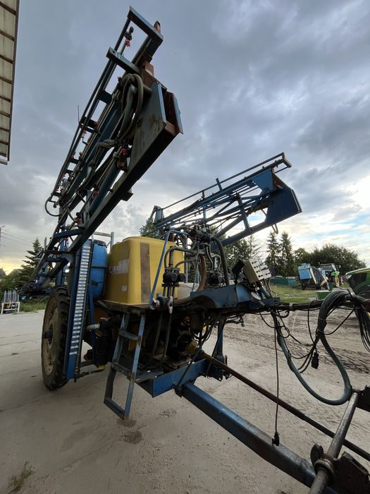 Opryskiwacz caruelle 3000l  24m komputer