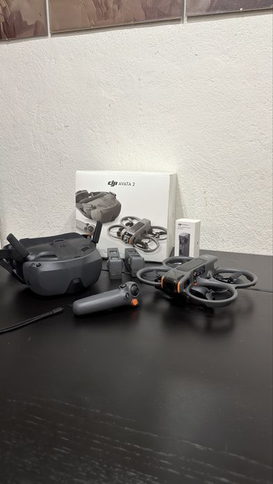 DJI AVATA 2 Fly Smart Combo com Bateria Extra
