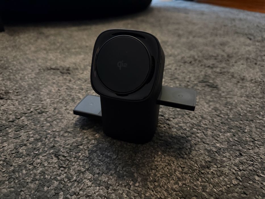 Ładowarka MagSafe 3w1 Spigen Essential