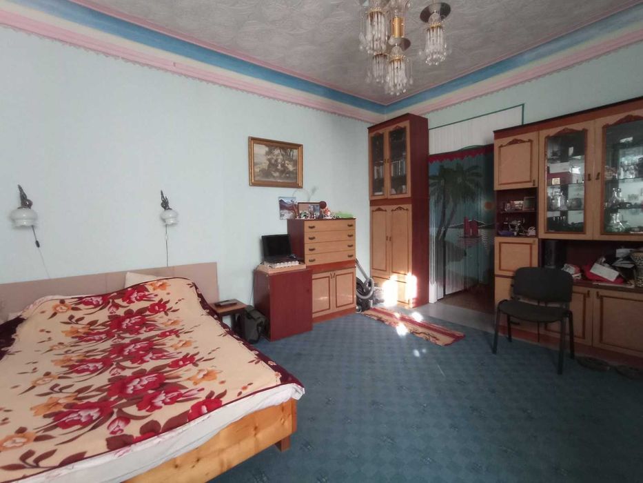 Частина будинку на Південному Вокзалі