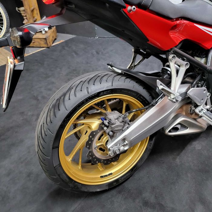 Honda CB 650 F tricolor