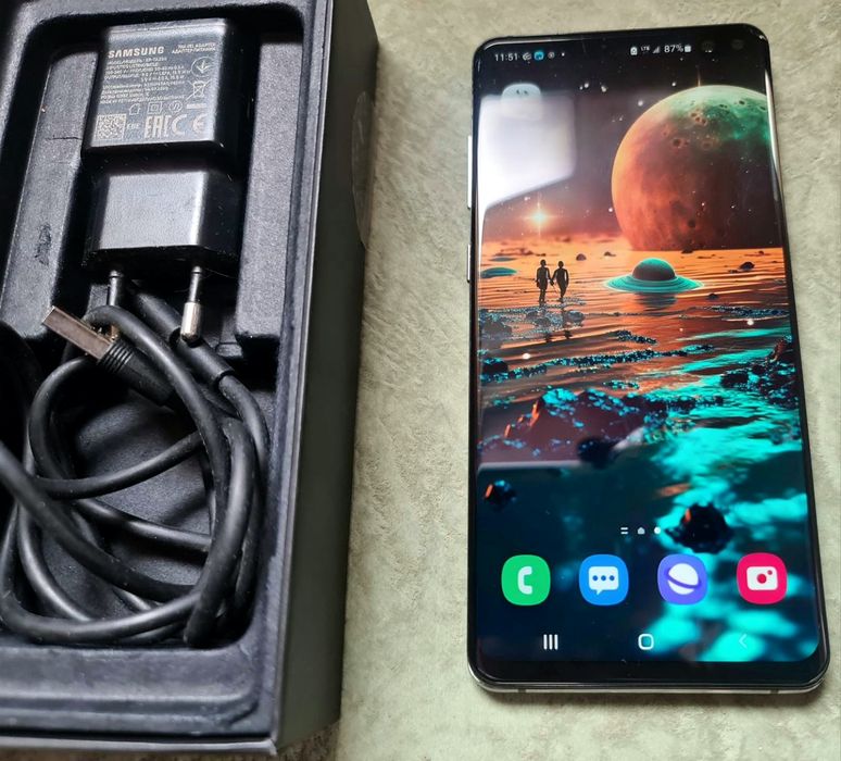 Продам Samsung s10+