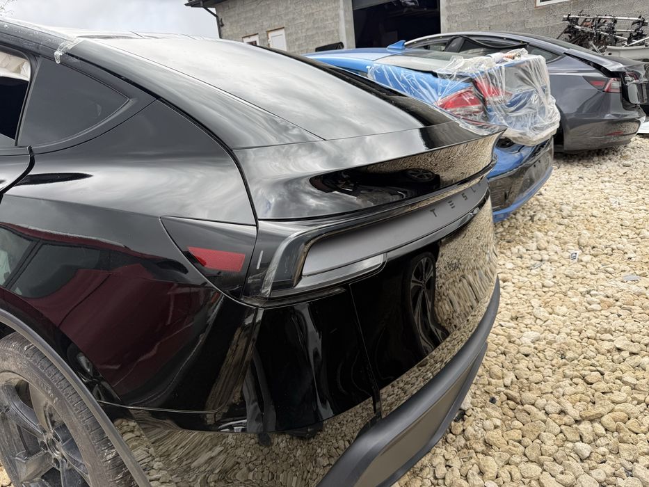 Кришка, ляда багажника Tesla model Y Juniper, Тесла модель У Джуніпер чорна.PX02