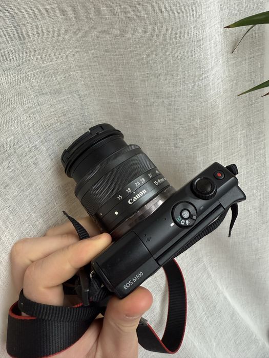 Фотоапарат Canon Eos M 100. Кенон М 100