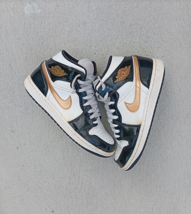 Tênis Nike air Jordan white/gold/black 2019