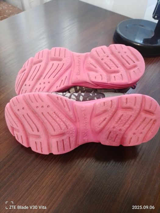 Кросівки дитячі скечерс