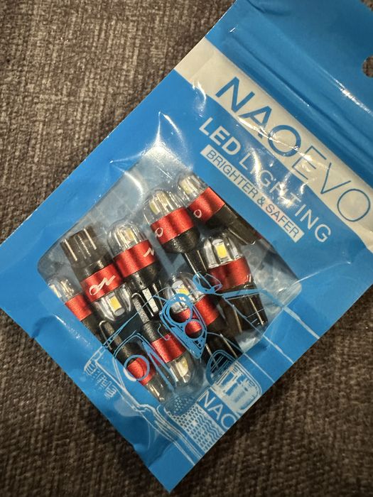 W5W T10 LED лампы Osram NAOEVO в габариты, подветку салона, номера.