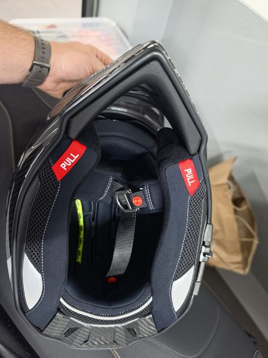 Capacete Airoh Commander 2 Carbon