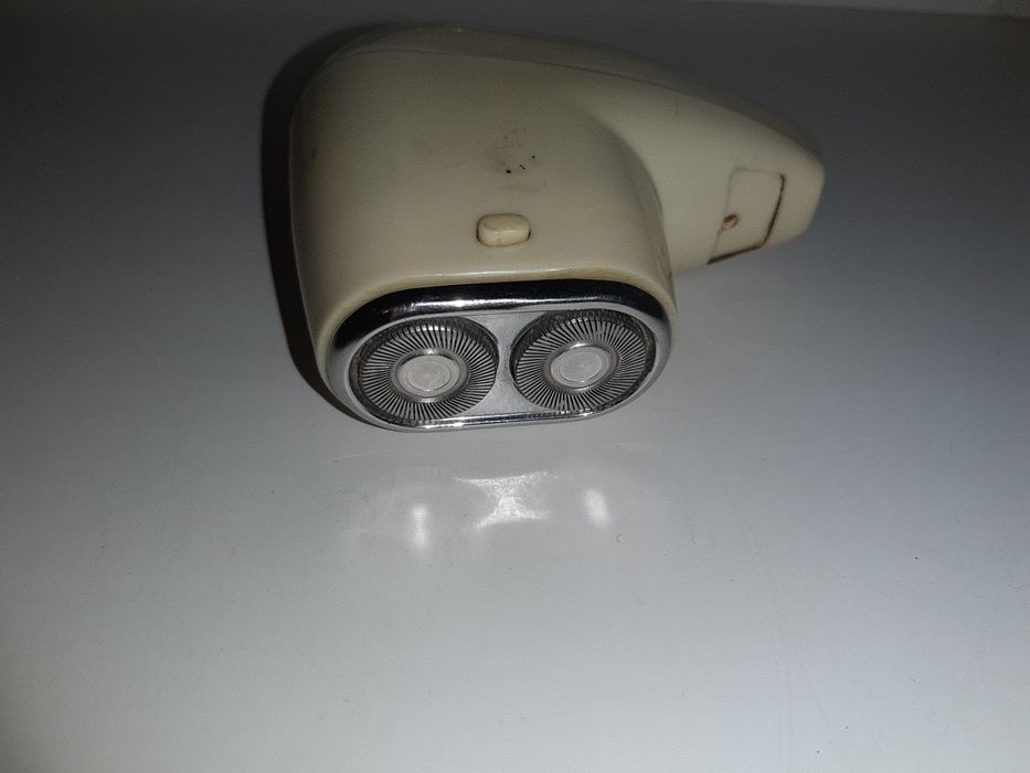 Продам бритву на запчасти или на ремонт