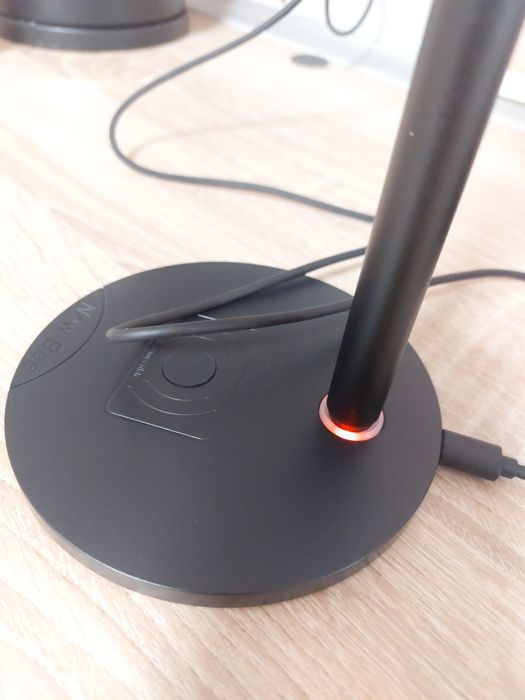 Ładowarka indukcyjna Stojak na słuchawki NewBee Iphone15 Samsung