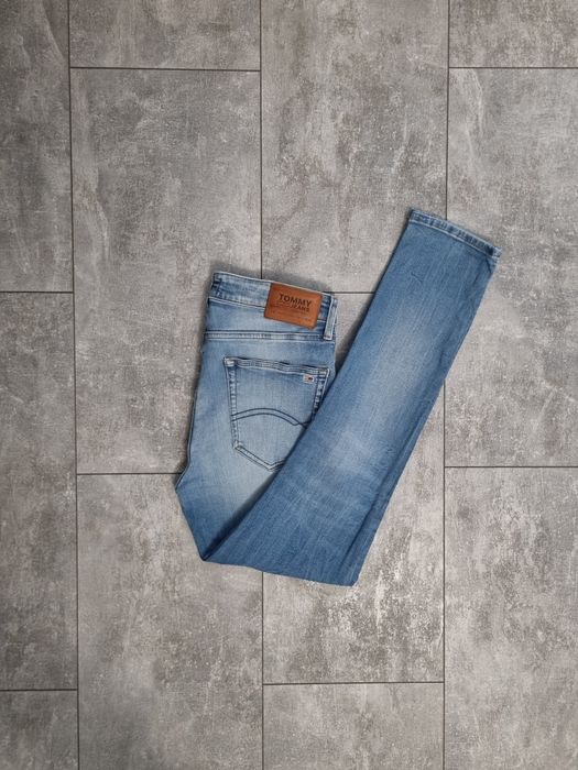 Tommy Hilfiger Jeans Wysoki Stan Slim z przetarciami