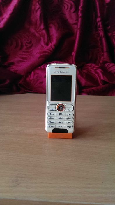 Sony Ericsson W200i из музыкальной линейки Walkman