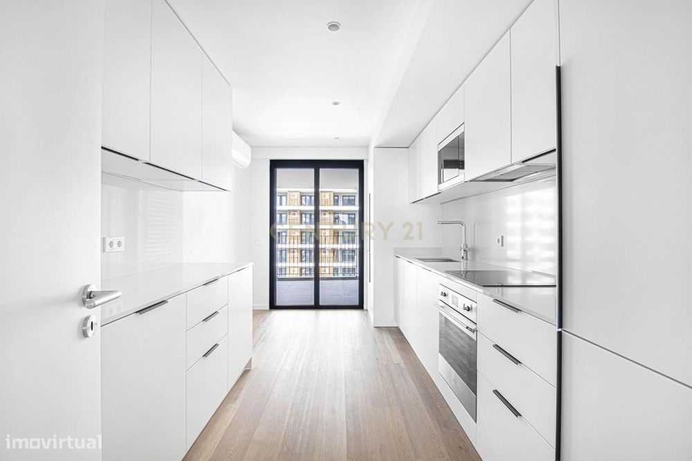 Apartamento T4 Vista MIREAR com Vista Rio