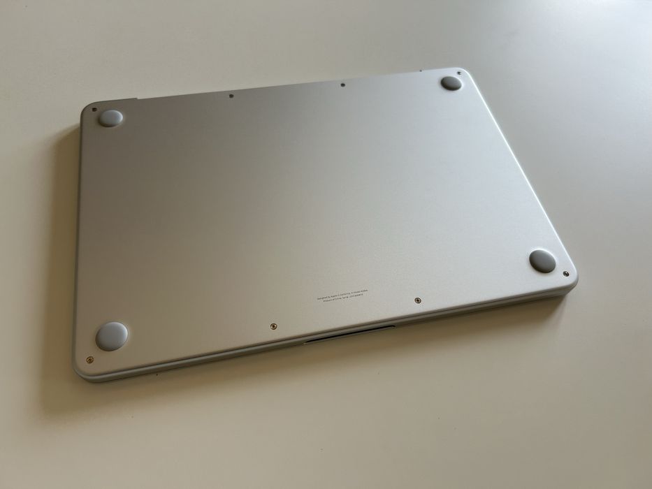 Computador portátil MacBook Neo APPLE Prateado - Teclado US (13'' - Apple A18 Pro 6-Core - RAM: 8 GB - 256 GB SSD - GPU 5-Core)