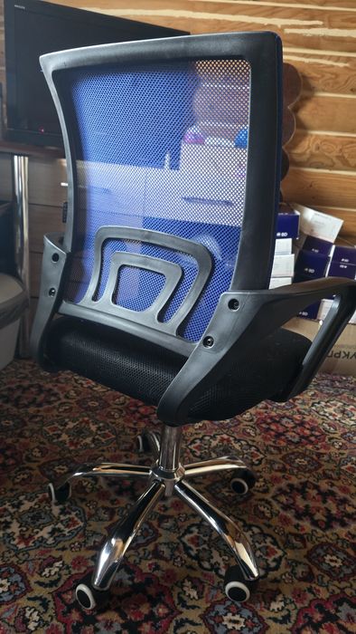 Офісне крісло б/у