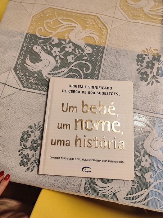 Livro  "Um bebé, um nome, uma história"