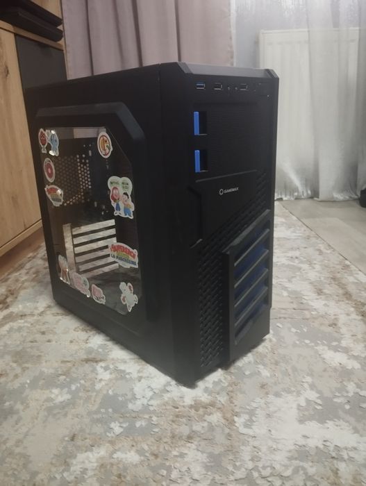 Корпус і материнка