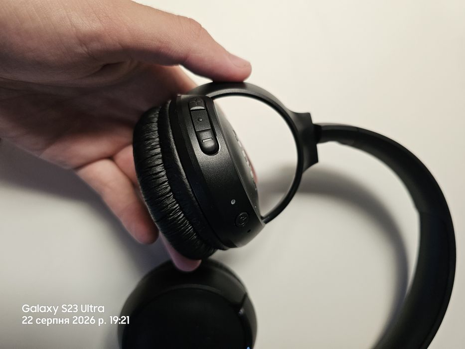 навушники JBL бездротові