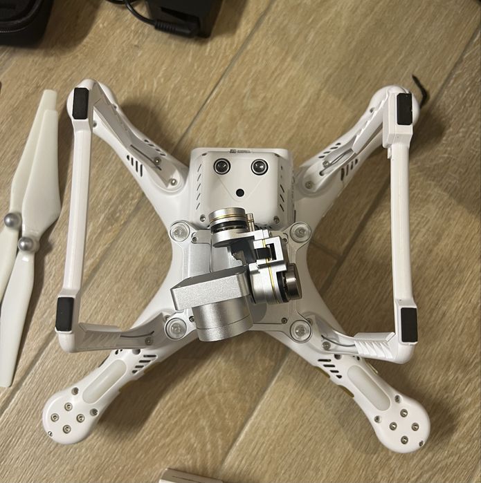 Dron DJI Phantom 3 Professional 4K + filtry ND, torba
