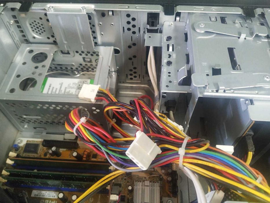 Vendo Computador da HP (Usado em Bom estado)