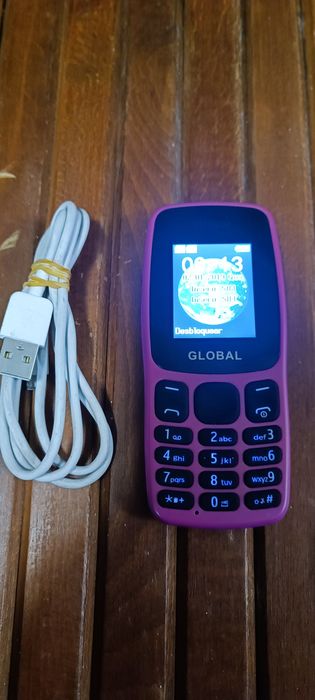 Telemóvel dual-sim rosa